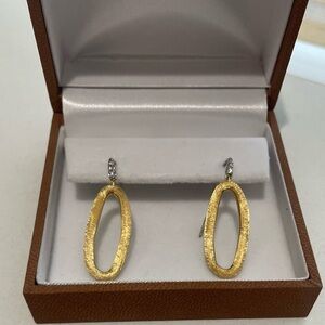 18K Yellow Gold Diamond Earrings